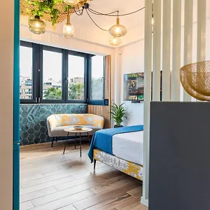 https://unique-studio-torremolinos-center.1costadelsol.com